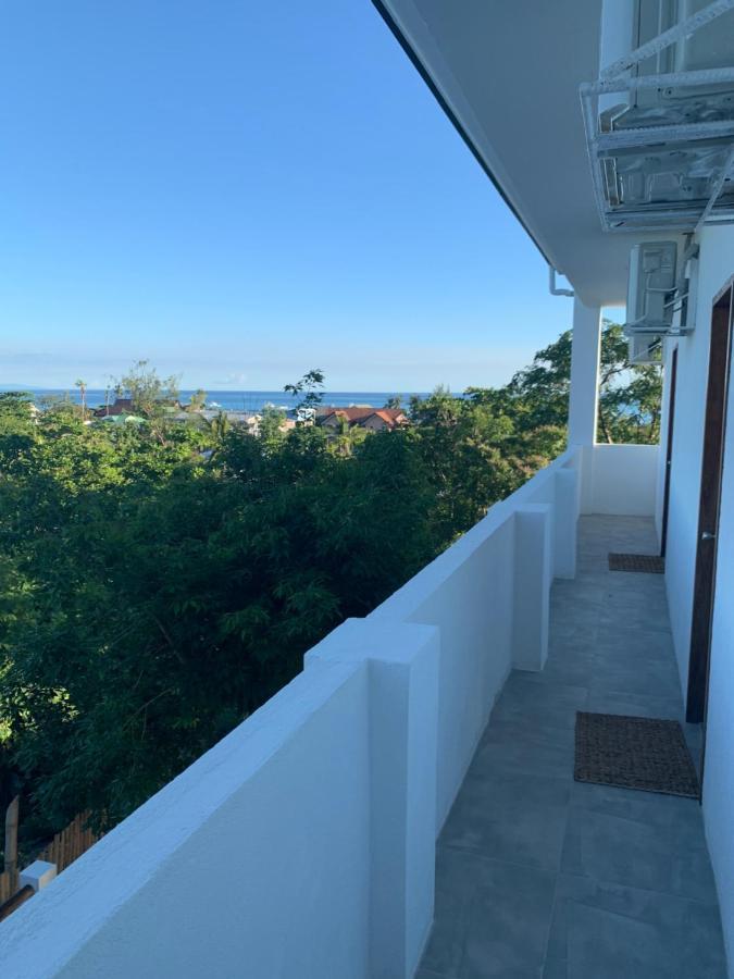 Crown Malapascua Hotel Exterior foto
